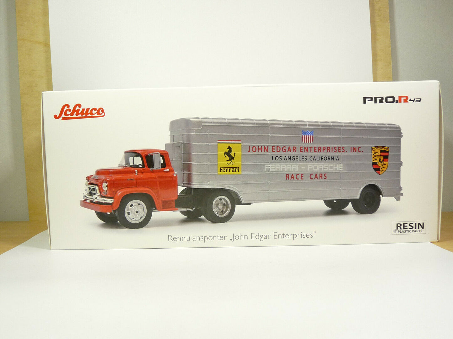 Schuco 1:43 GMC Fruehauf Race-car transporter - John Edgar Enterprises Porsche-Ferrari 450913400