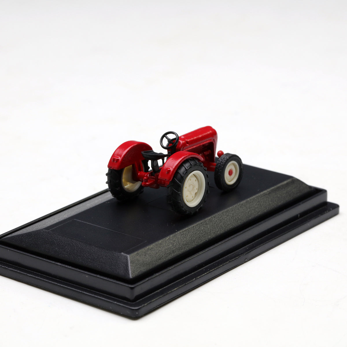 Schuco 1:87 Porsche Diesel Junior Tractor 452619500