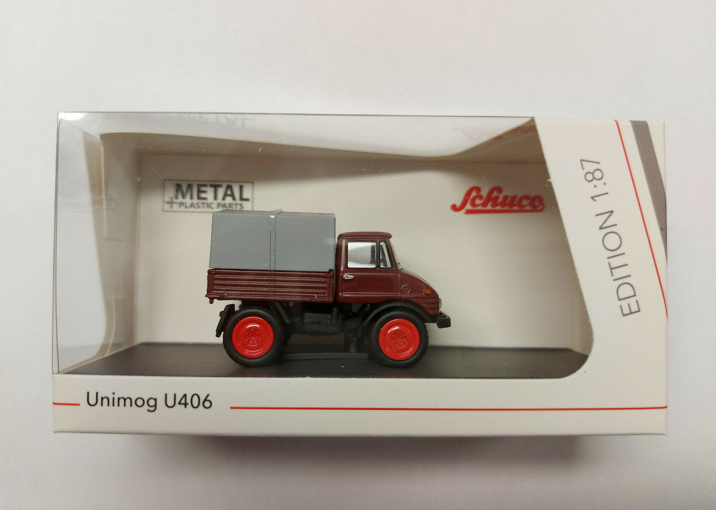 Schuco 1:87 Unimog U406 Red 452660900