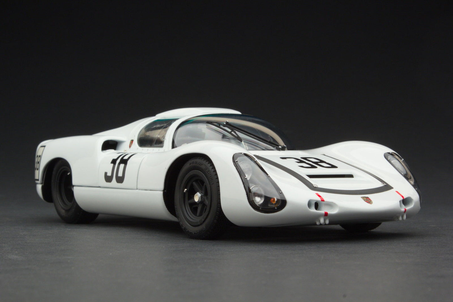 EXOTO 1:18 1967 Porsche 910 #38 Le Mans 24 Hours Jochen Neerpasch, Rolf Stommelen MTB00062C