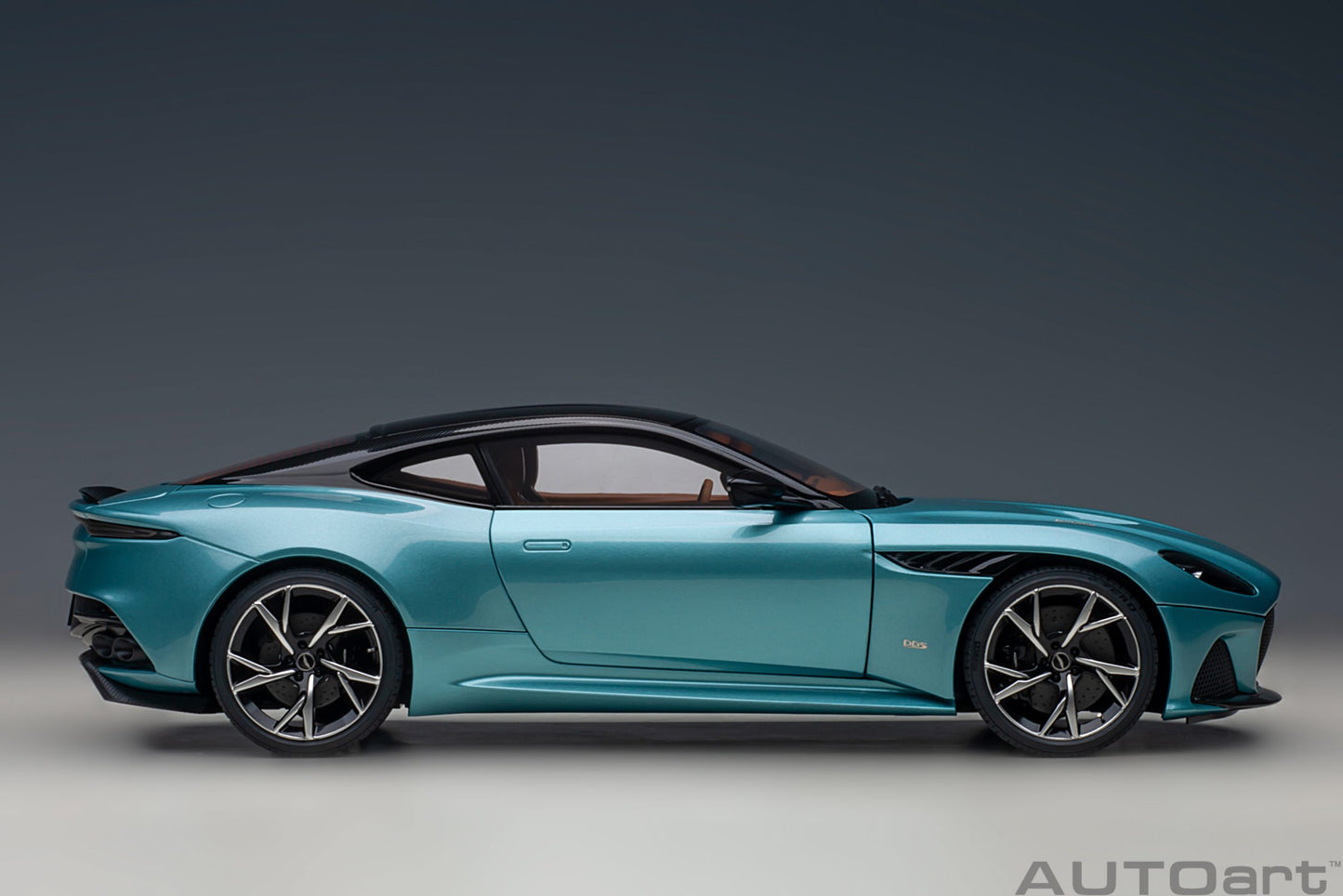 AUTOart 1:18 Aston Martin DBS Superleggera (Caribbean Pearl Blue) 70299