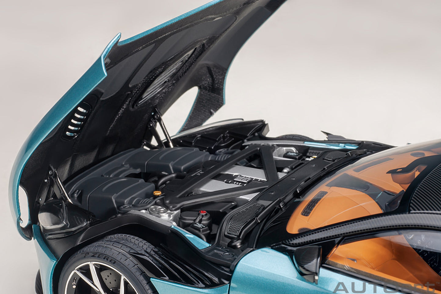 AUTOart 1:18 Aston Martin DBS Superleggera (Caribbean Pearl Blue) 70299