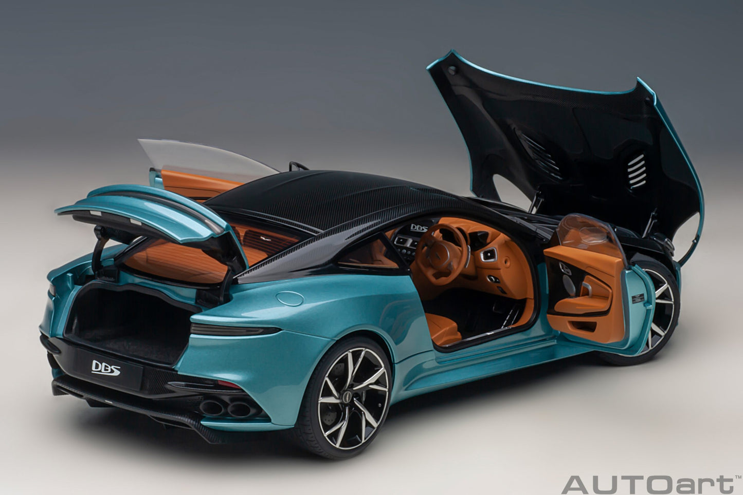 AUTOart 1:18 Aston Martin DBS Superleggera (Caribbean Pearl Blue) 70299
