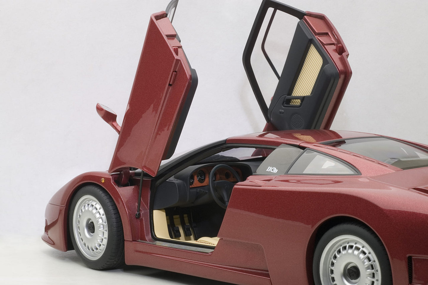 AUTOart 1:18 Bugatti EB110 GT (Rosso Scuro) 70977