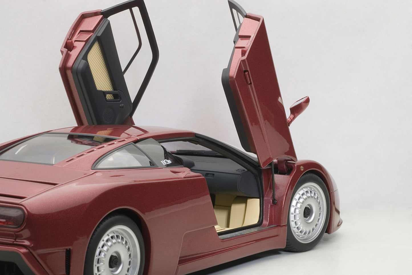 AUTOart 1:18 Bugatti EB110 GT (Rosso Scuro) 70977