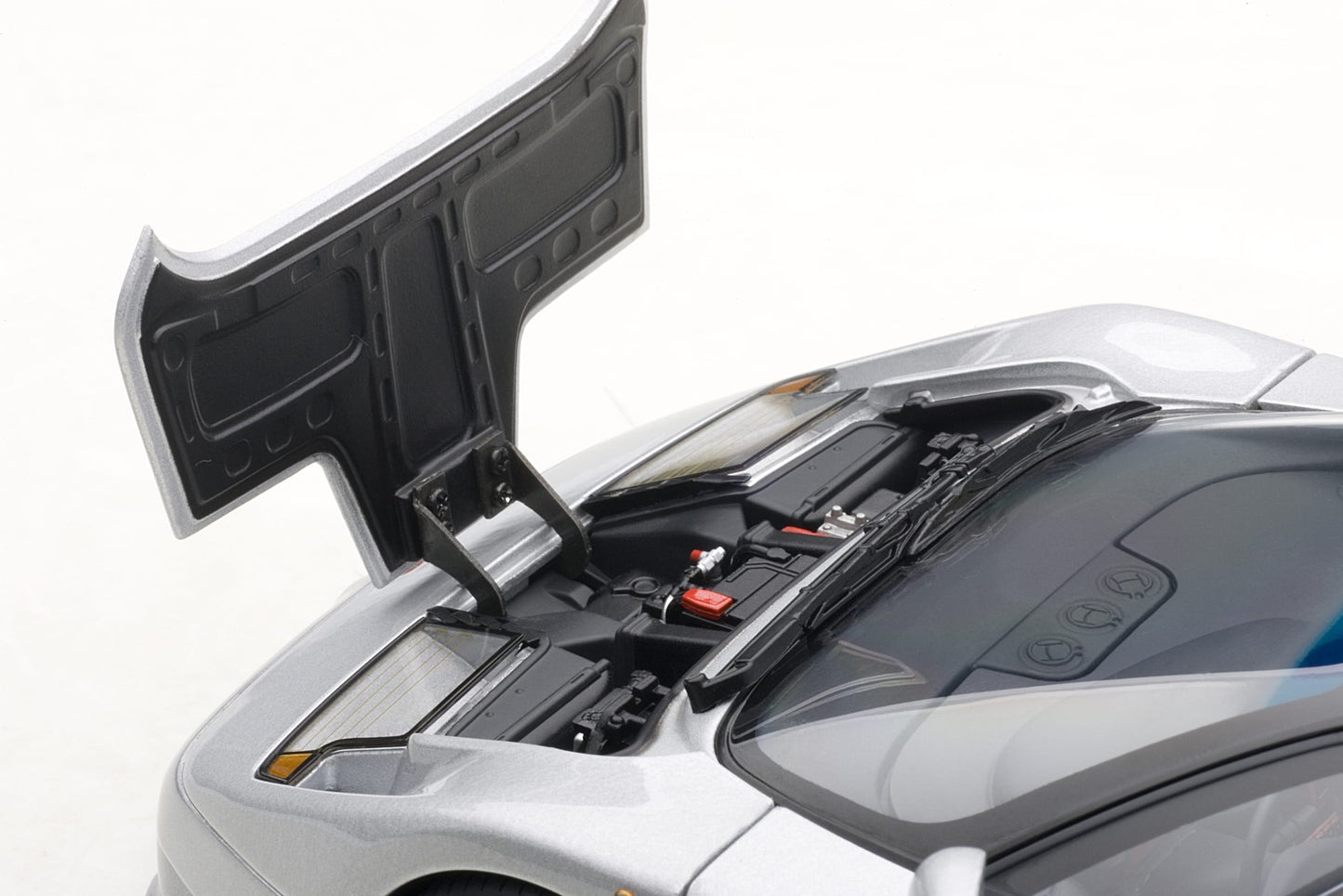 AUTOart 1:18 Bugatti EB110 GT (Grigio Metallizzato) 70979