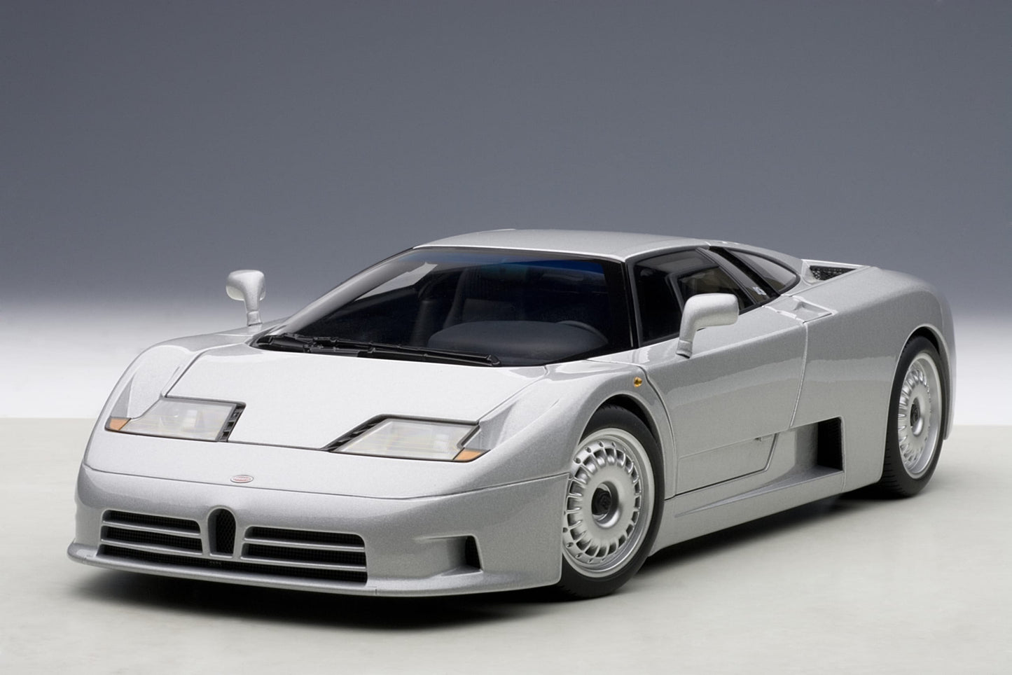 AUTOart 1:18 Bugatti EB110 GT (Grigio Metallizzato) 70979