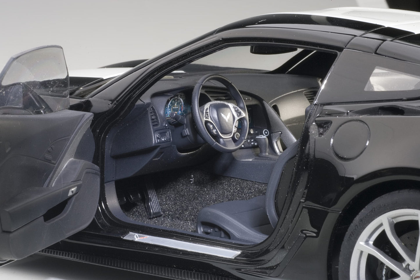 AUTOart 1:18 Chevrolet Corvette C7 Grand Sport (Black) 71273