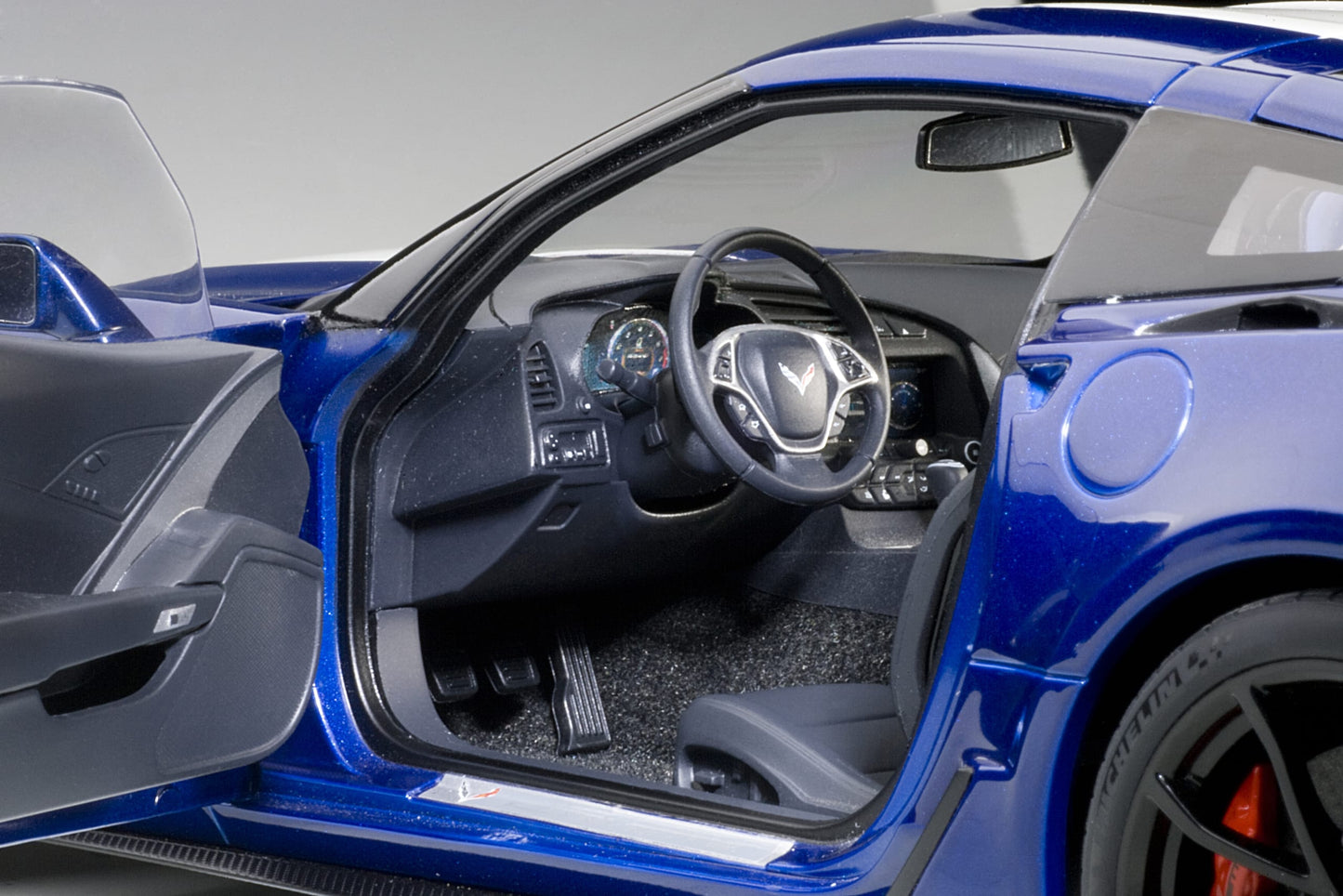 AUTOart 1:18 Chevrolet Corvette C7 Grand Sport (Admiral Blue) 71275