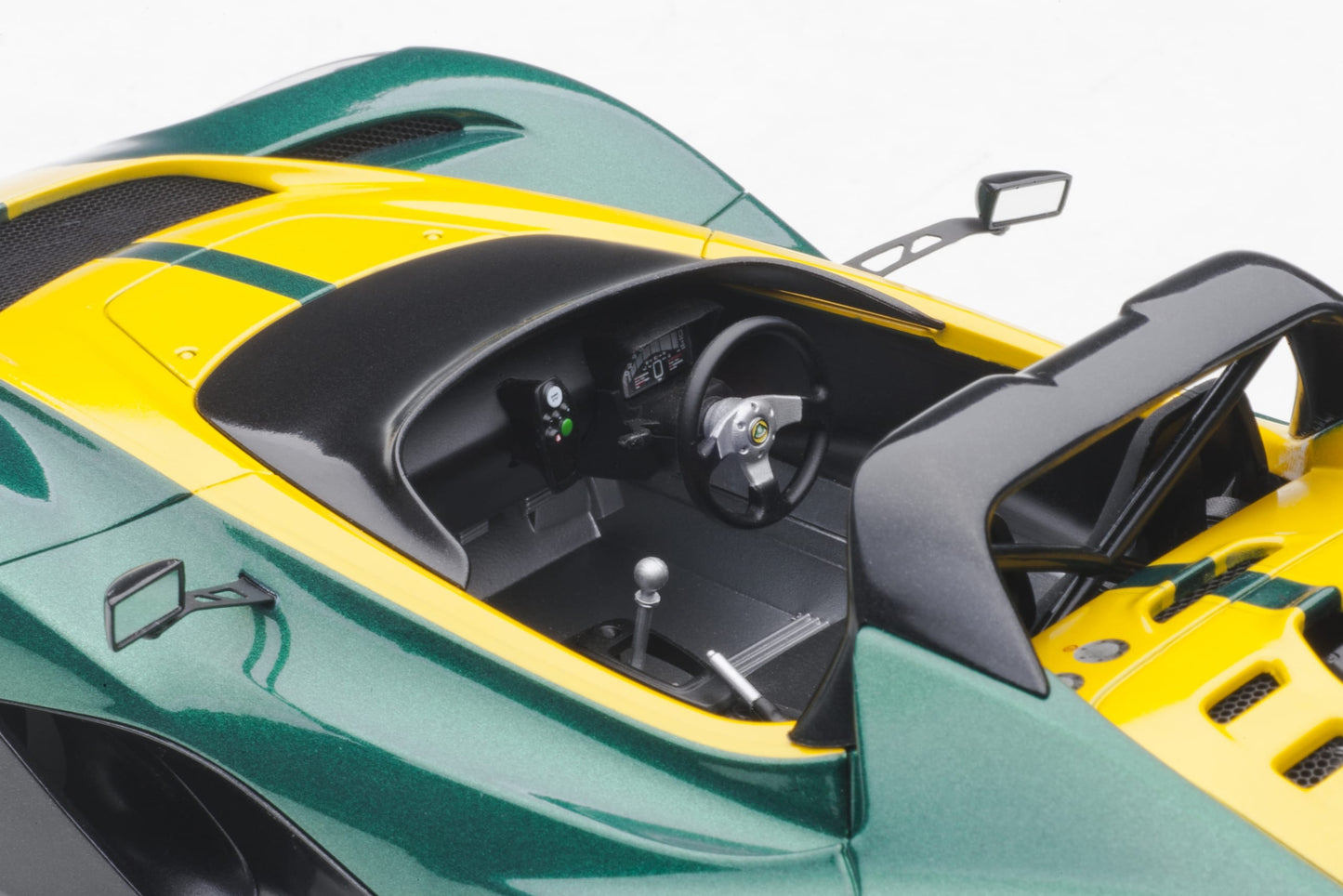 AUTOart 1:18 Lotus 3-Eleven (Green with Yellow stripes) 75392