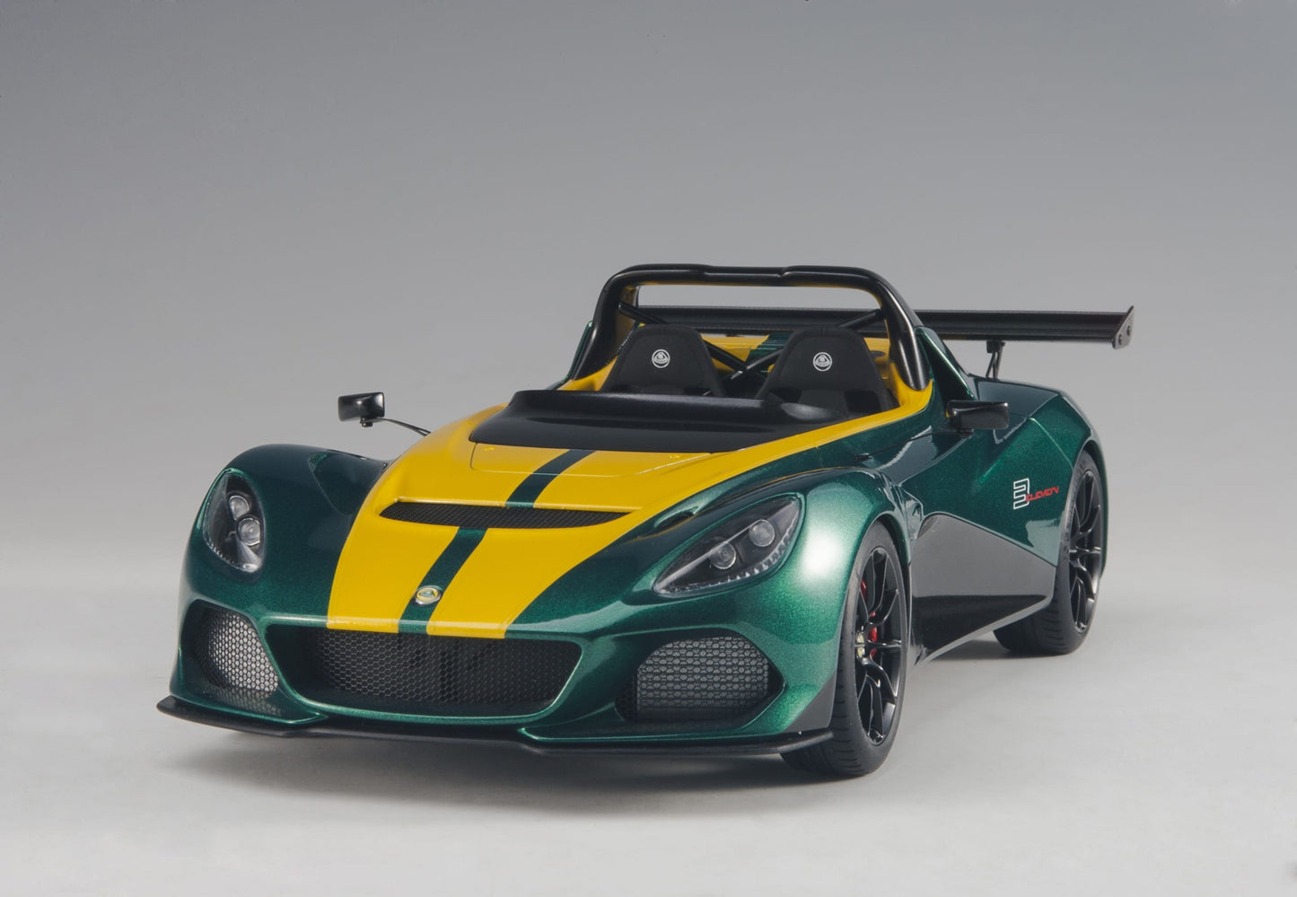 AUTOart 1:18 Lotus 3-Eleven (Green with Yellow stripes) 75392