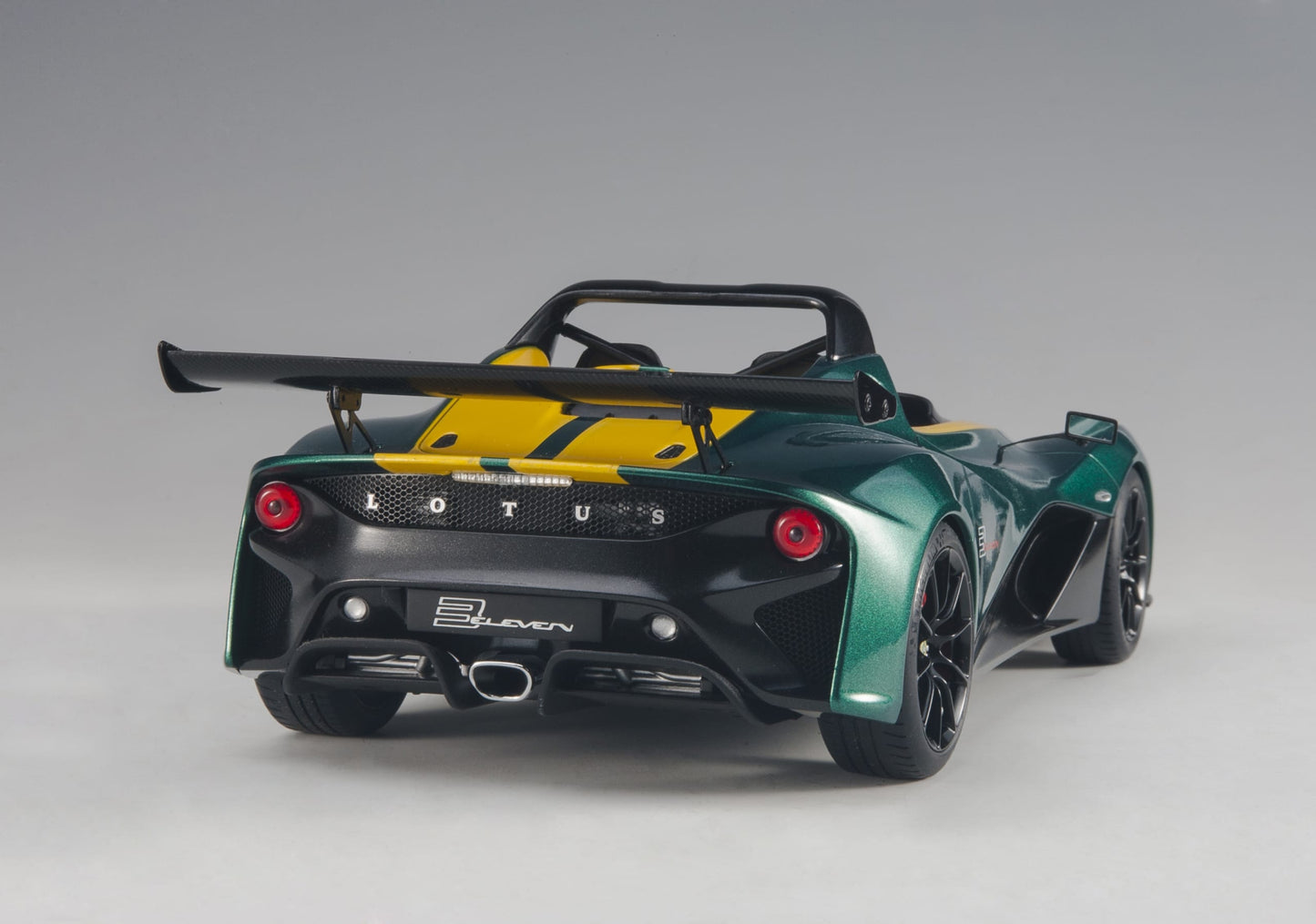 AUTOart 1:18 Lotus 3-Eleven (Green with Yellow stripes) 75392