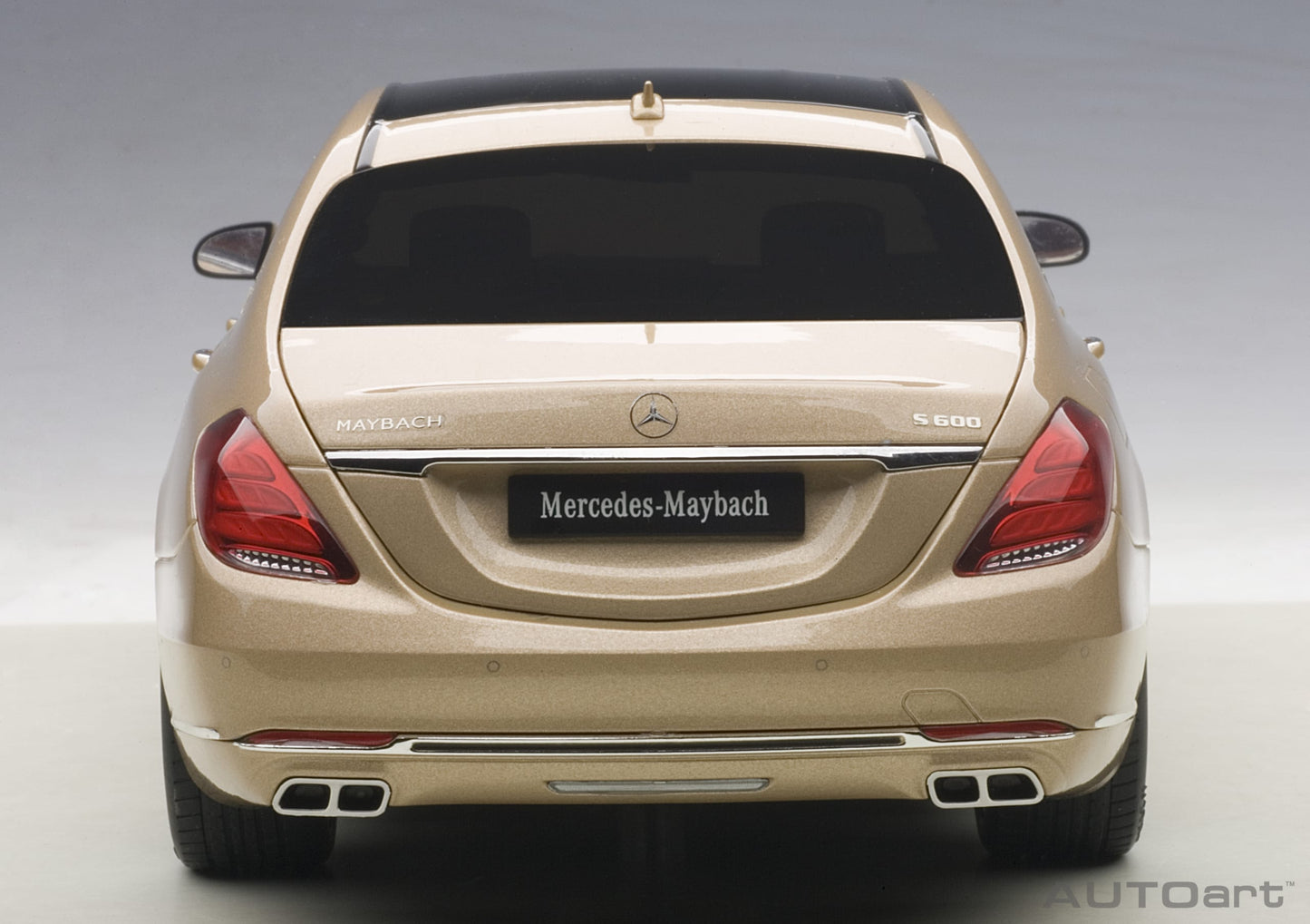 AUTOart 1:18 Mercedes-Maybach S-Klasse S600 (SWB) (Champagne Gold) 76294
