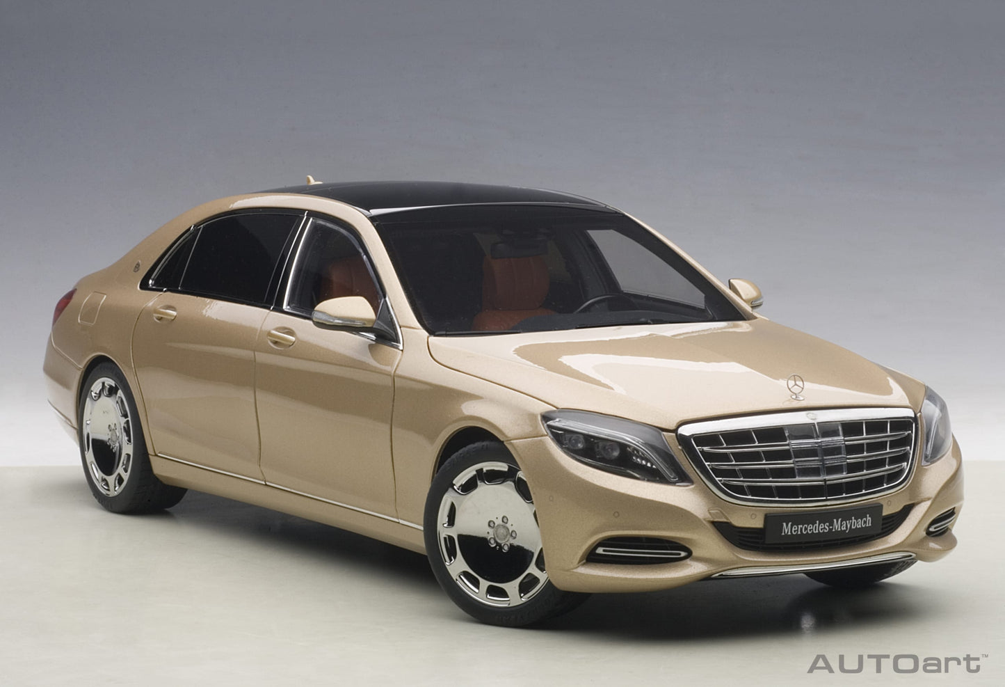 AUTOart 1:18 Mercedes-Maybach S-Klasse S600 (SWB) (Champagne Gold) 76294