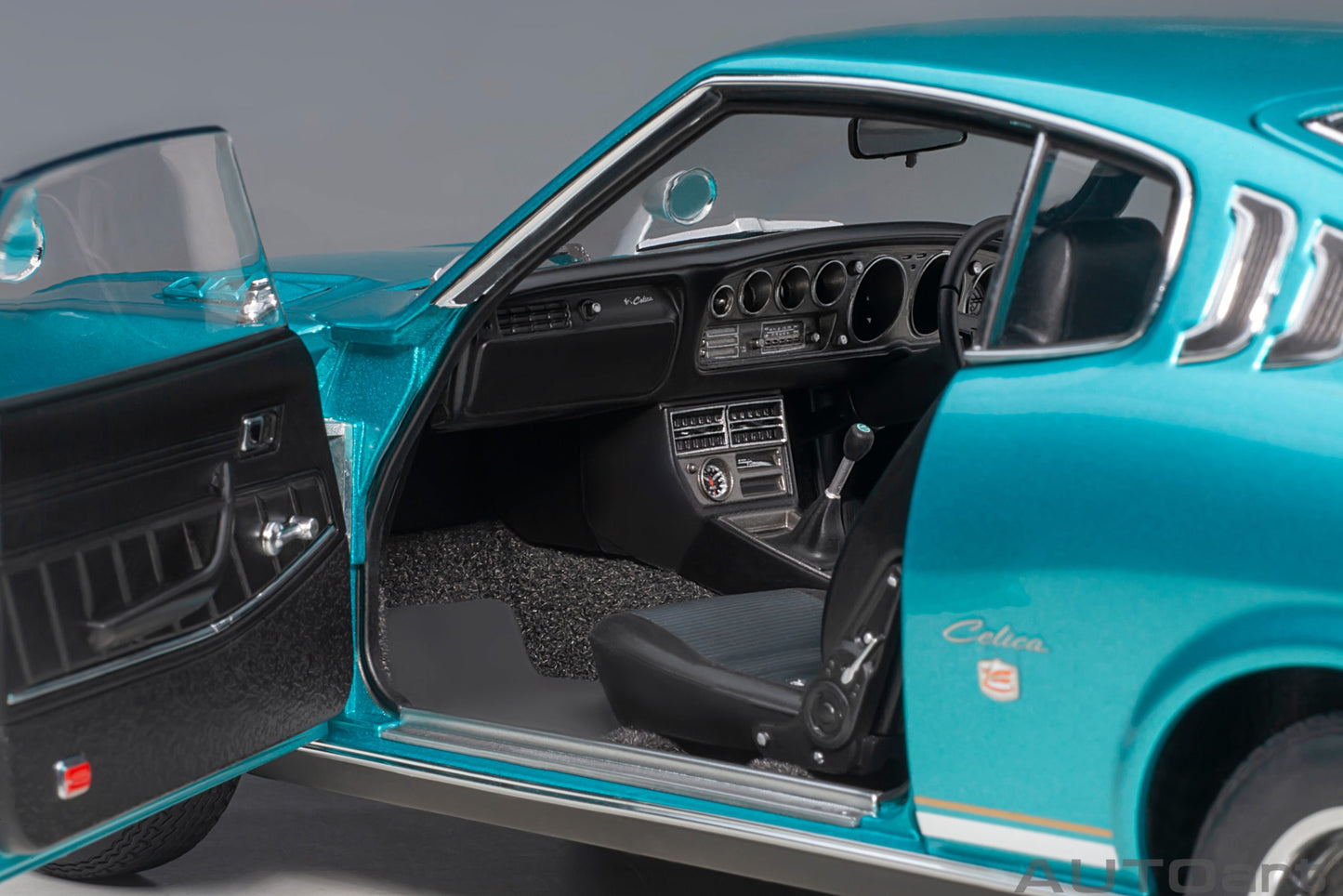 AUTOart 1:18 Toyota Celica Liftback 2000GT (RA25) 1973 (Turquoise Blue Metallic) 78767