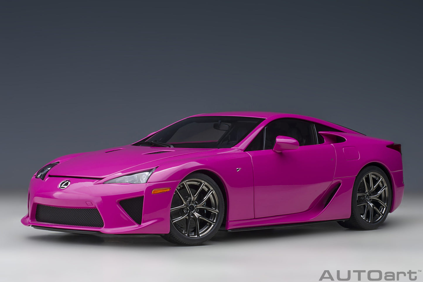 AUTOart 1:18 Lexus LFA (Passionate Pink) 78859