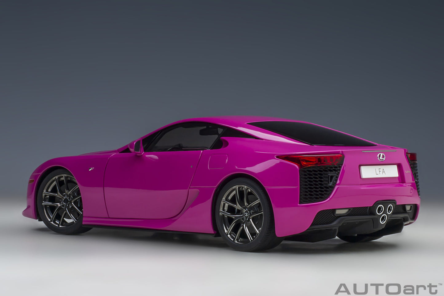 AUTOart 1:18 Lexus LFA (Passionate Pink) 78859