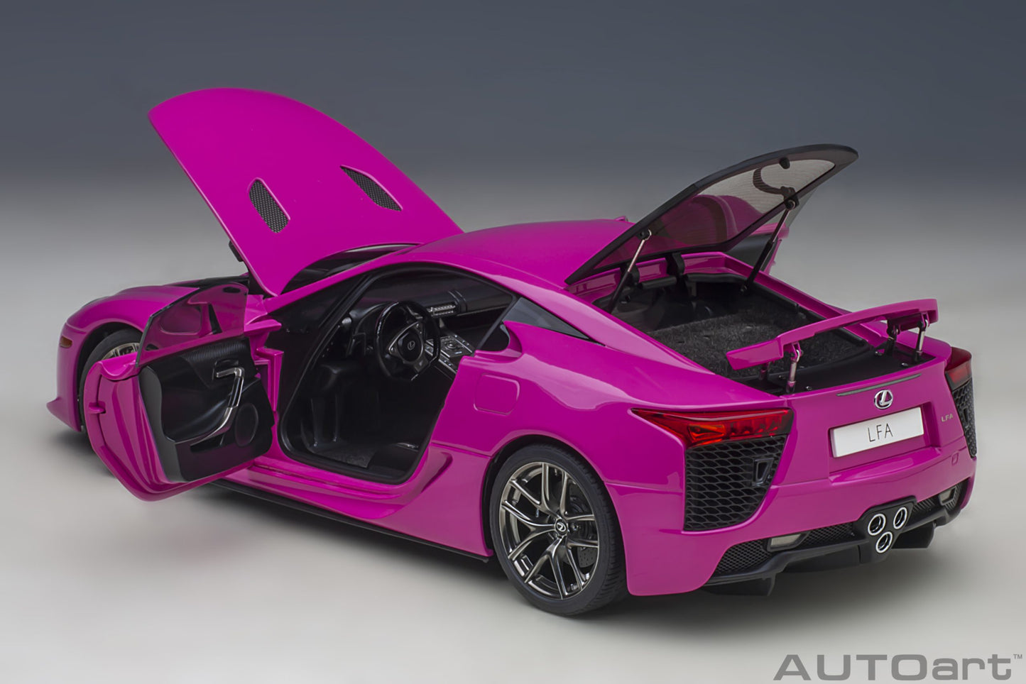 AUTOart 1:18 Lexus LFA (Passionate Pink) 78859
