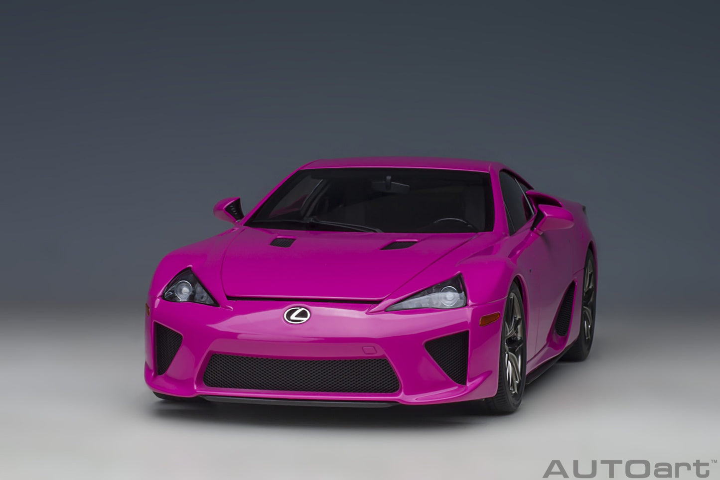 AUTOart 1:18 Lexus LFA (Passionate Pink) 78859