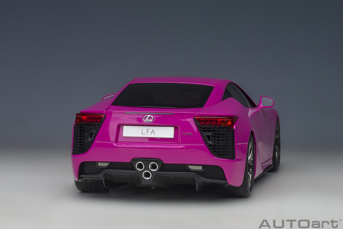 AUTOart 1:18 Lexus LFA (Passionate Pink) 78859