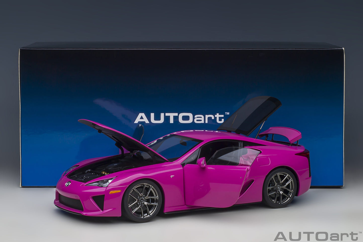 AUTOart 1:18 Lexus LFA (Passionate Pink) 78859