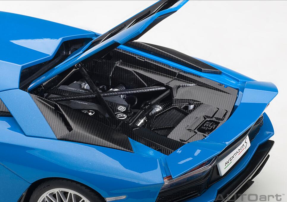 AUTOART 1/18 LAMBORGHINI AVENTADOR S PEARL BLUE 79134
