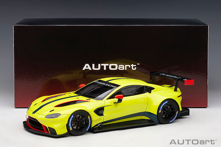 AUTOART 1/18 ASTON MARTIN VANTAGE GTE LE MANS PRO 2018 PRESENTATION CAR GREEN WITH STRIPES 81807