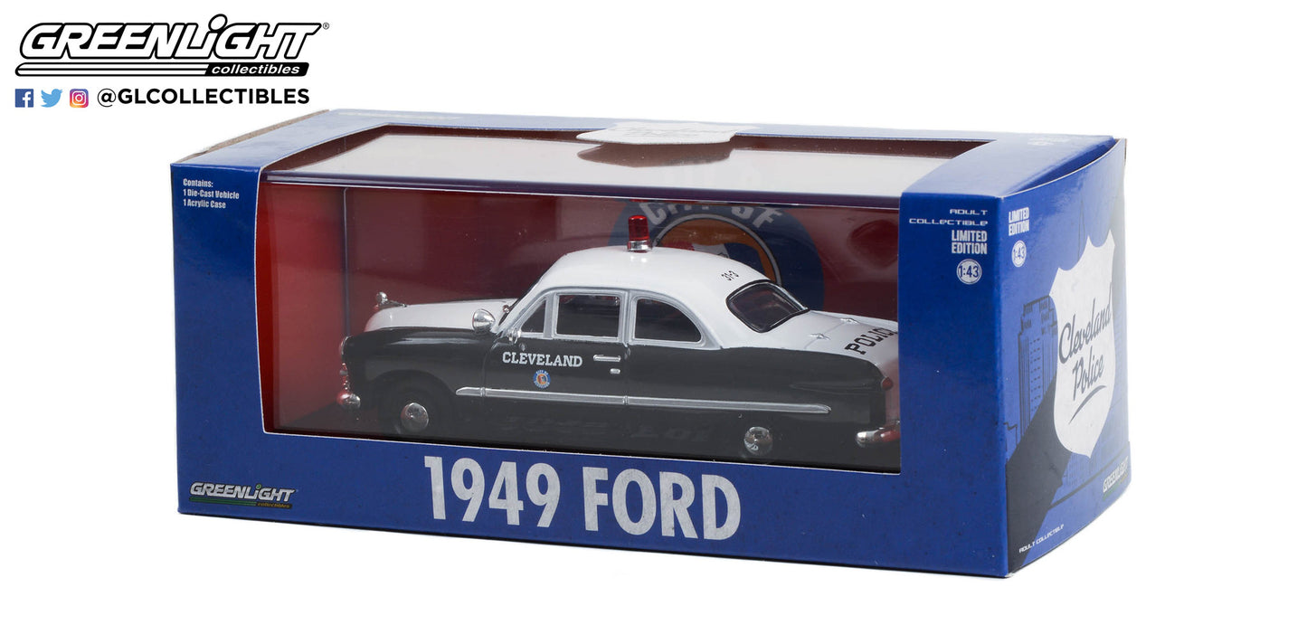 GreenLight 1:43 1949 Ford - Cleveland Police, Cleveland, Ohio 86635