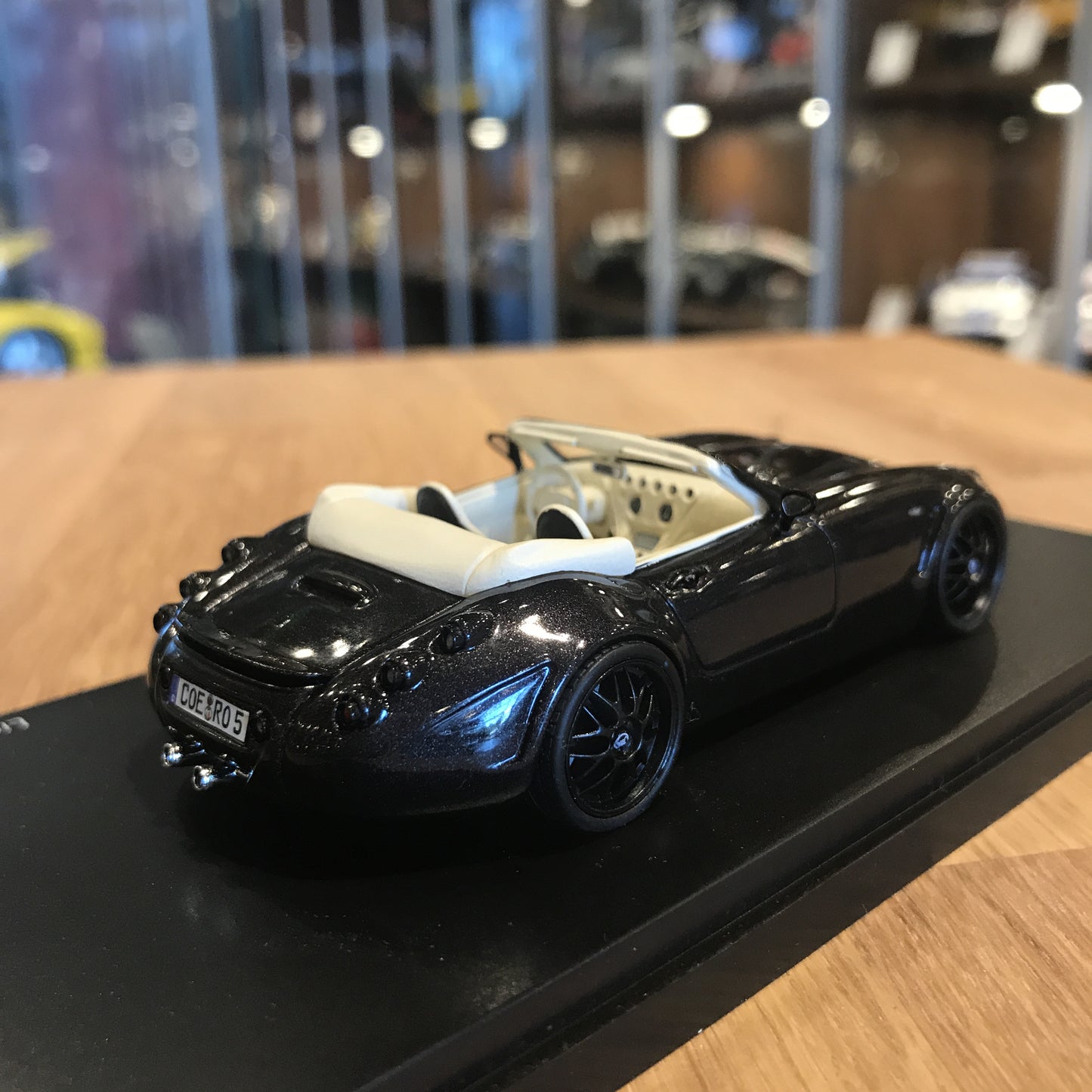 Schuco 1:43 Wiesmann Roadster MF5 Brown 450888300