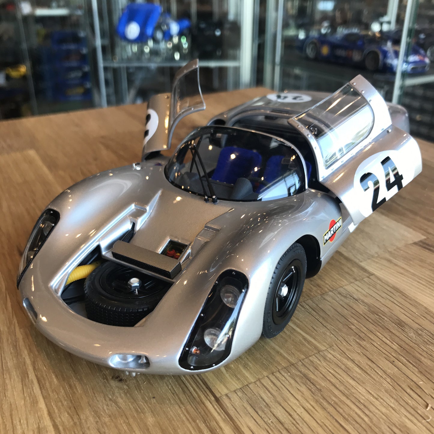 Exoto 1/18 1968 Porsche 910 #24 Nurburgring 1000 km Martini/Lufthansa Hans-Dieter Dechent, Robert Huhn Diecast Model Car MTB00063B