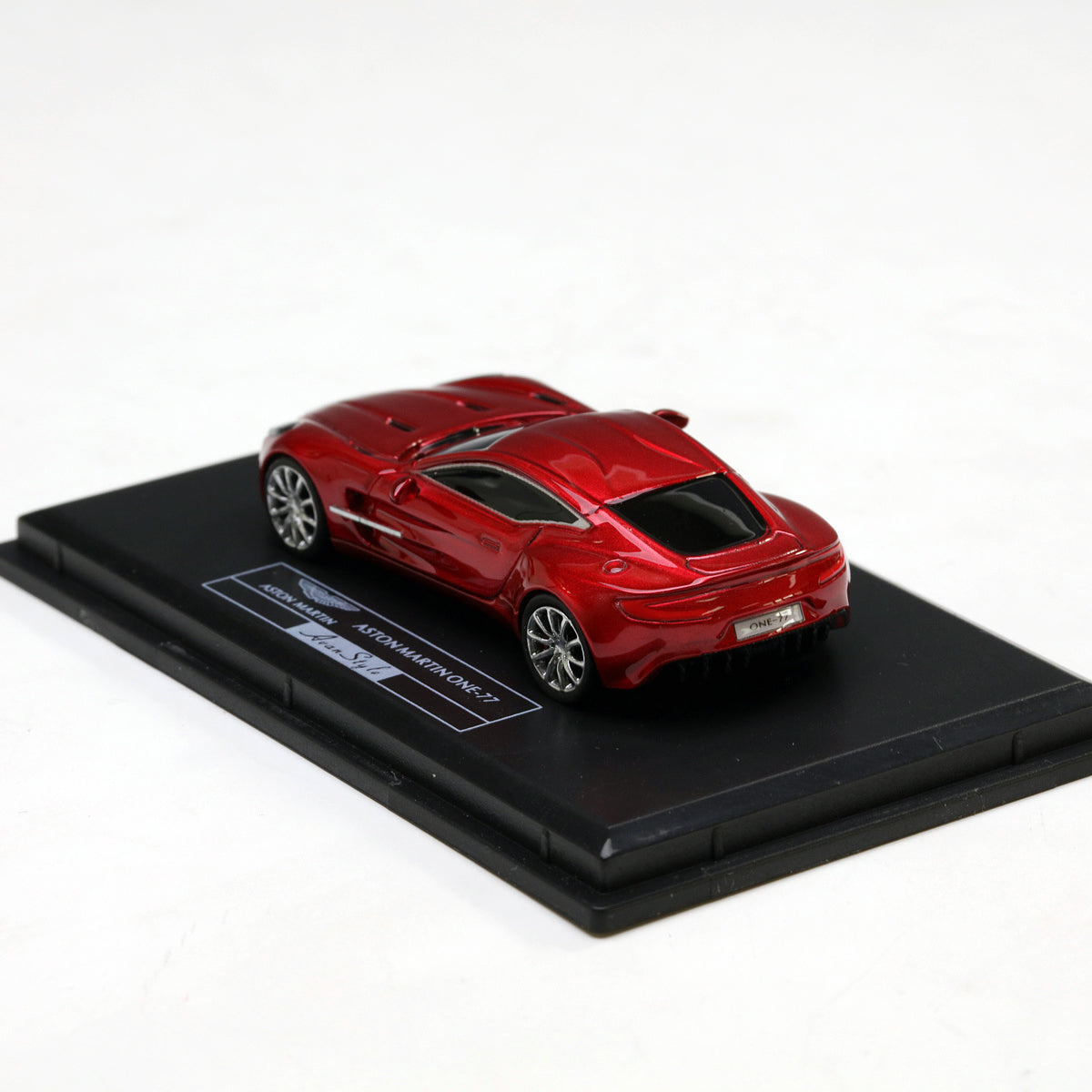 Frontiart AvanStyle 1:87 Aston Martin one-77 Red AS011-40