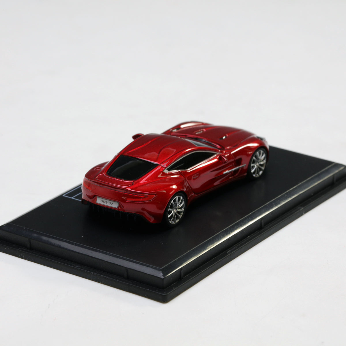 Frontiart AvanStyle 1:87 Aston Martin one-77 Red AS011-40