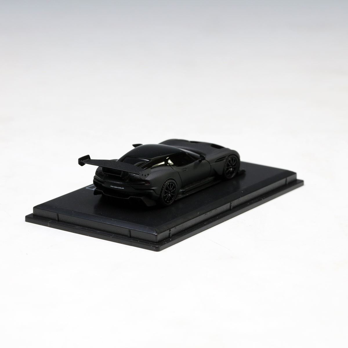Frontiart AvanStyle 1:87 Aston Martin Vulcan Matt black AS012-05