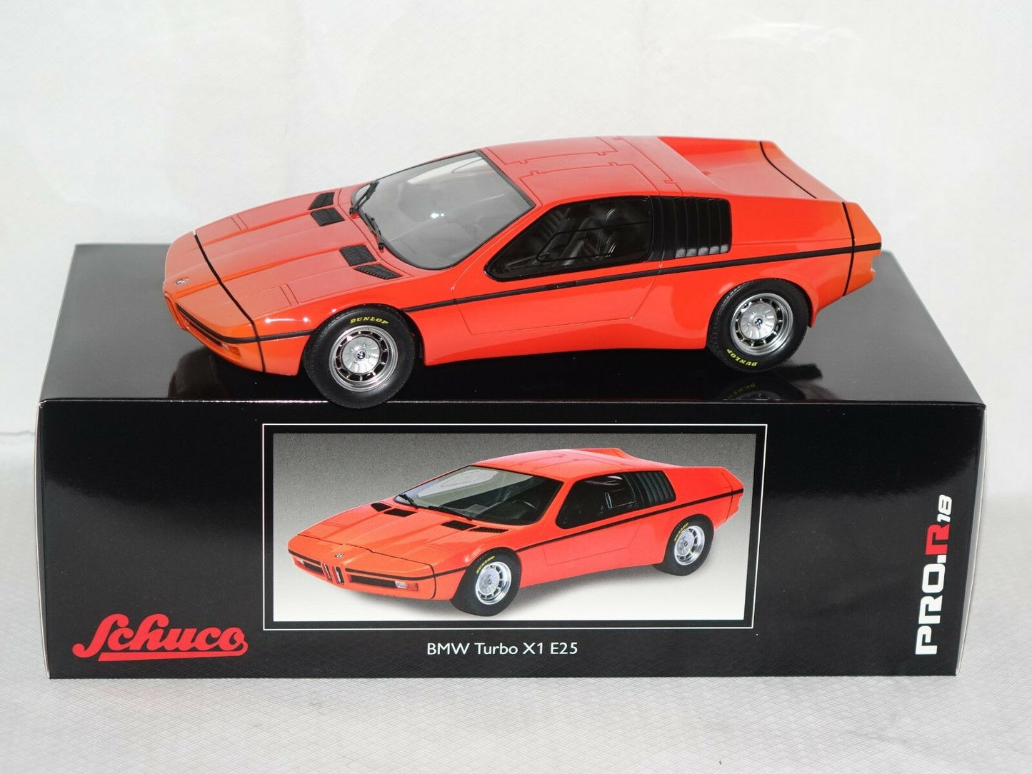 Schuco 1:18 1972 BMW Turbo X1 E25 Orange 450008900
