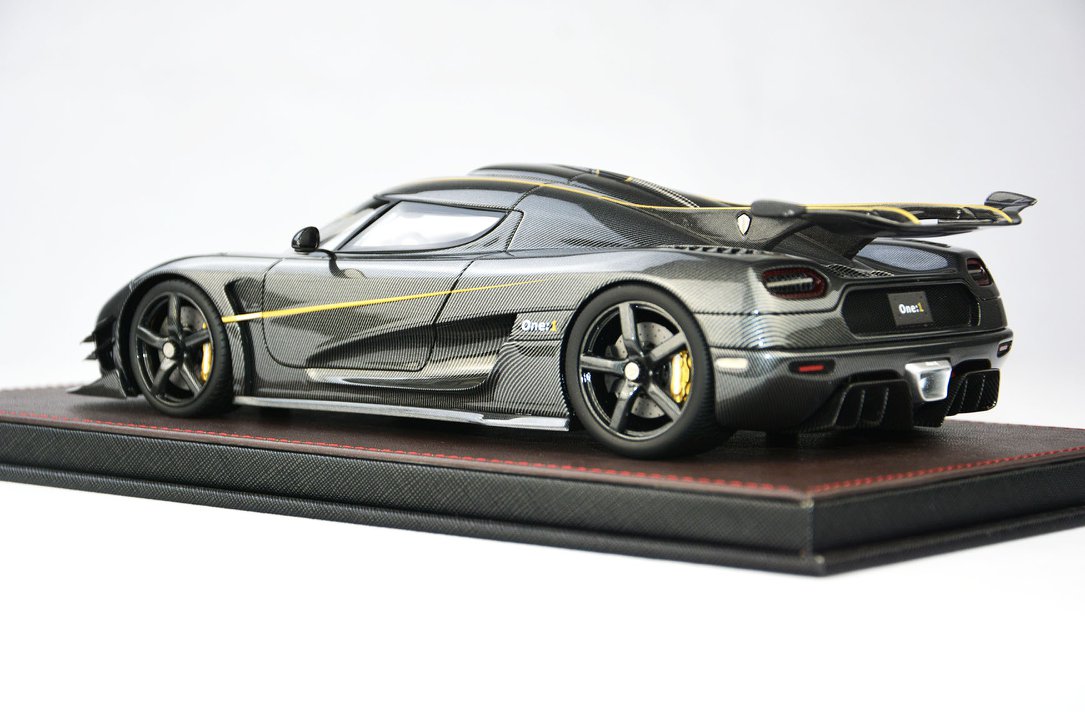 Frontiart 1:18 Koenigsegg one 1 Carbon Grey Gold F033-117