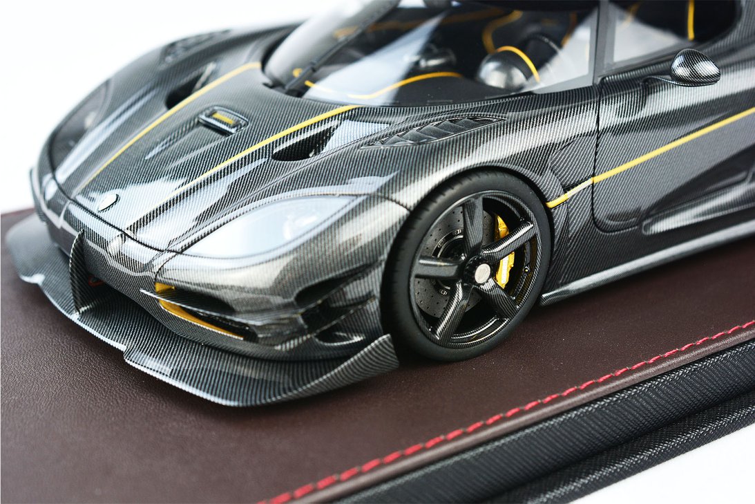 Frontiart 1:18 Koenigsegg one 1 Carbon Grey Gold F033-117