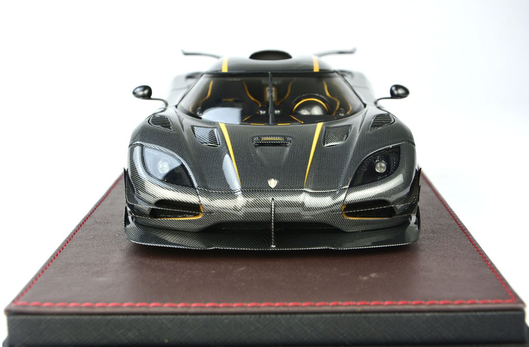 Frontiart 1:18 Koenigsegg one 1 Carbon Grey Gold F033-117
