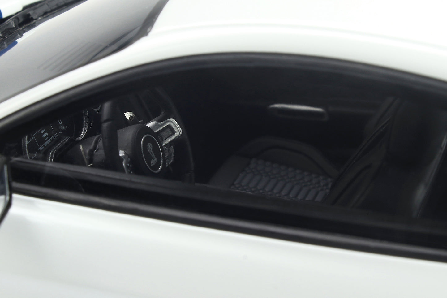 GT Spirit 1:18 2020 Ford Shelby GT500 Dragon Snake Oxford White GT306