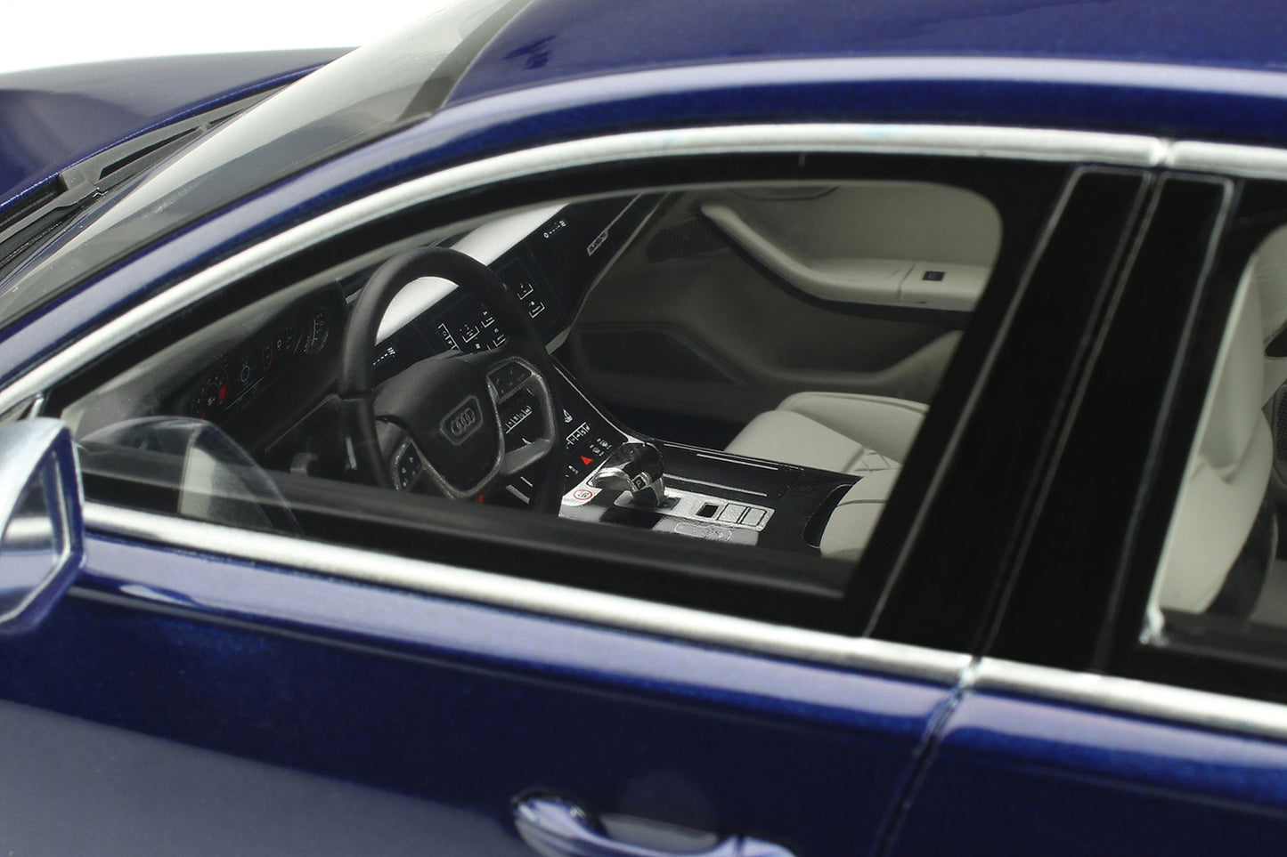 GT Spirit 1:18 2020 Audi S8 Navarra Blue GT313