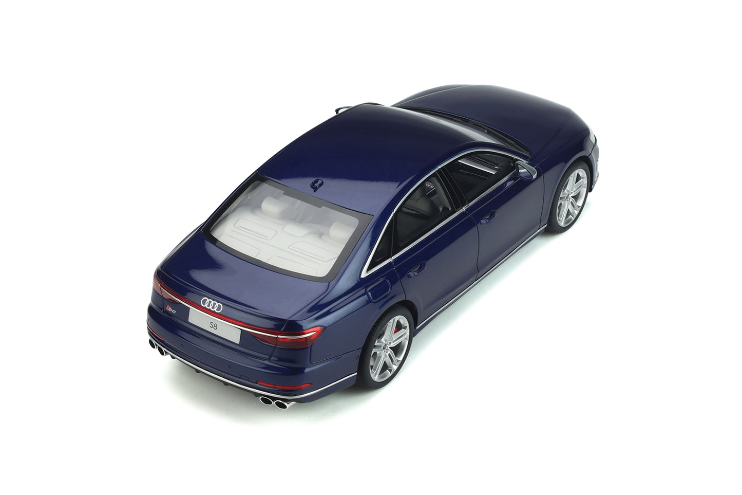 GT Spirit 1:18 2020 Audi S8 Navarra Blue GT313