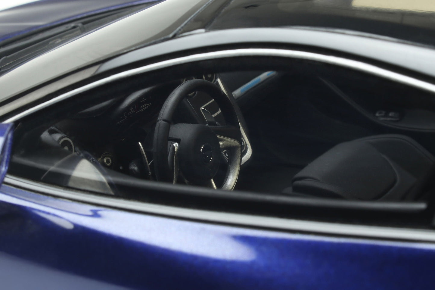 GT Spirit 1:18 2019 McLaren GT Namaka Blue GT818