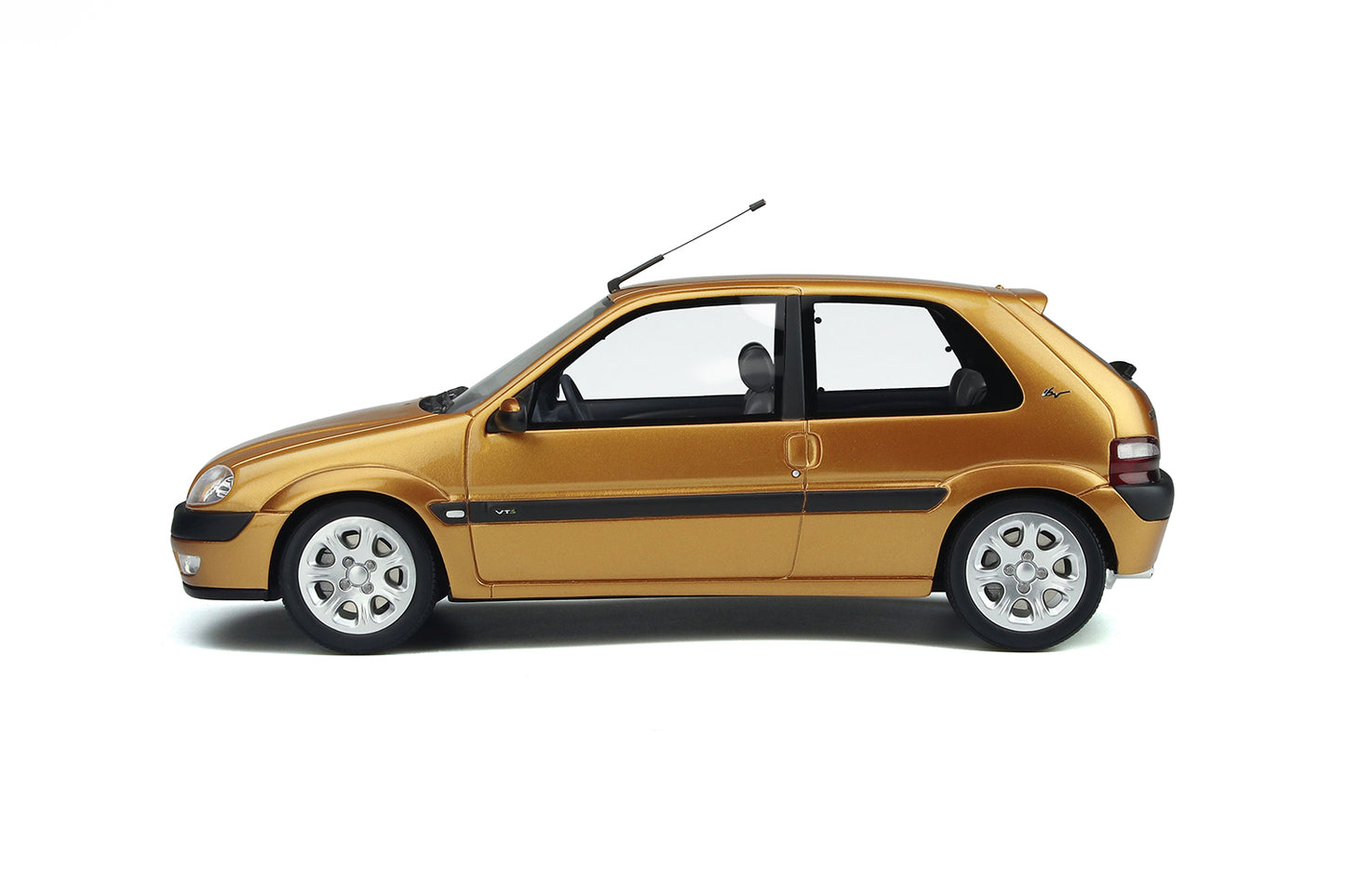 OTTO 1:18 2000 Citroen Saxo VTS OT893