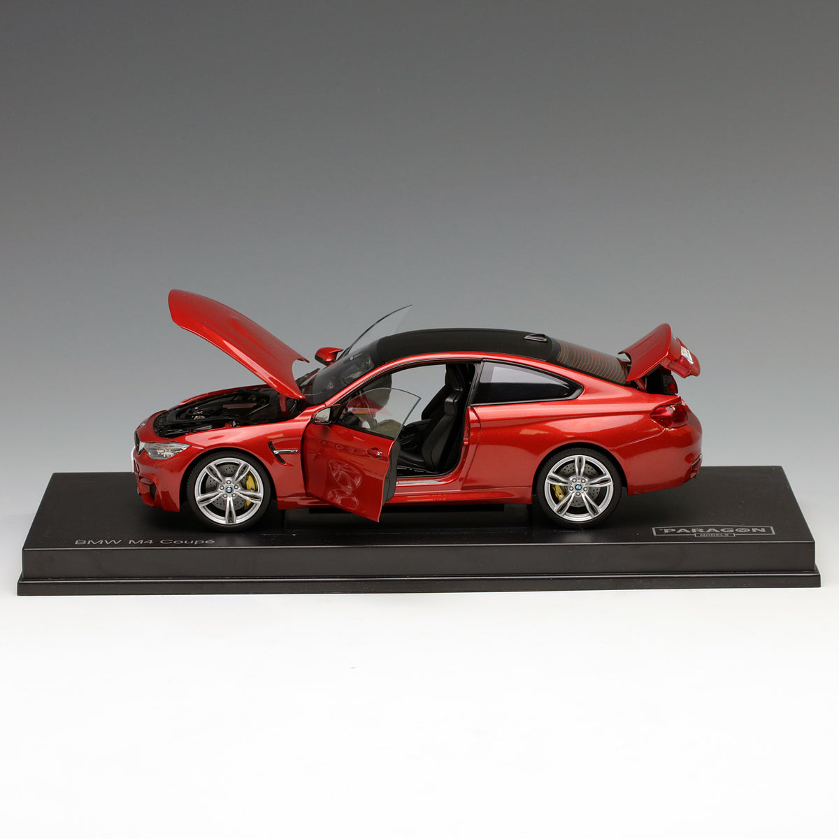 Paragon 1:18 BMW M4 Coupe Sakhir Orenge PA-97101