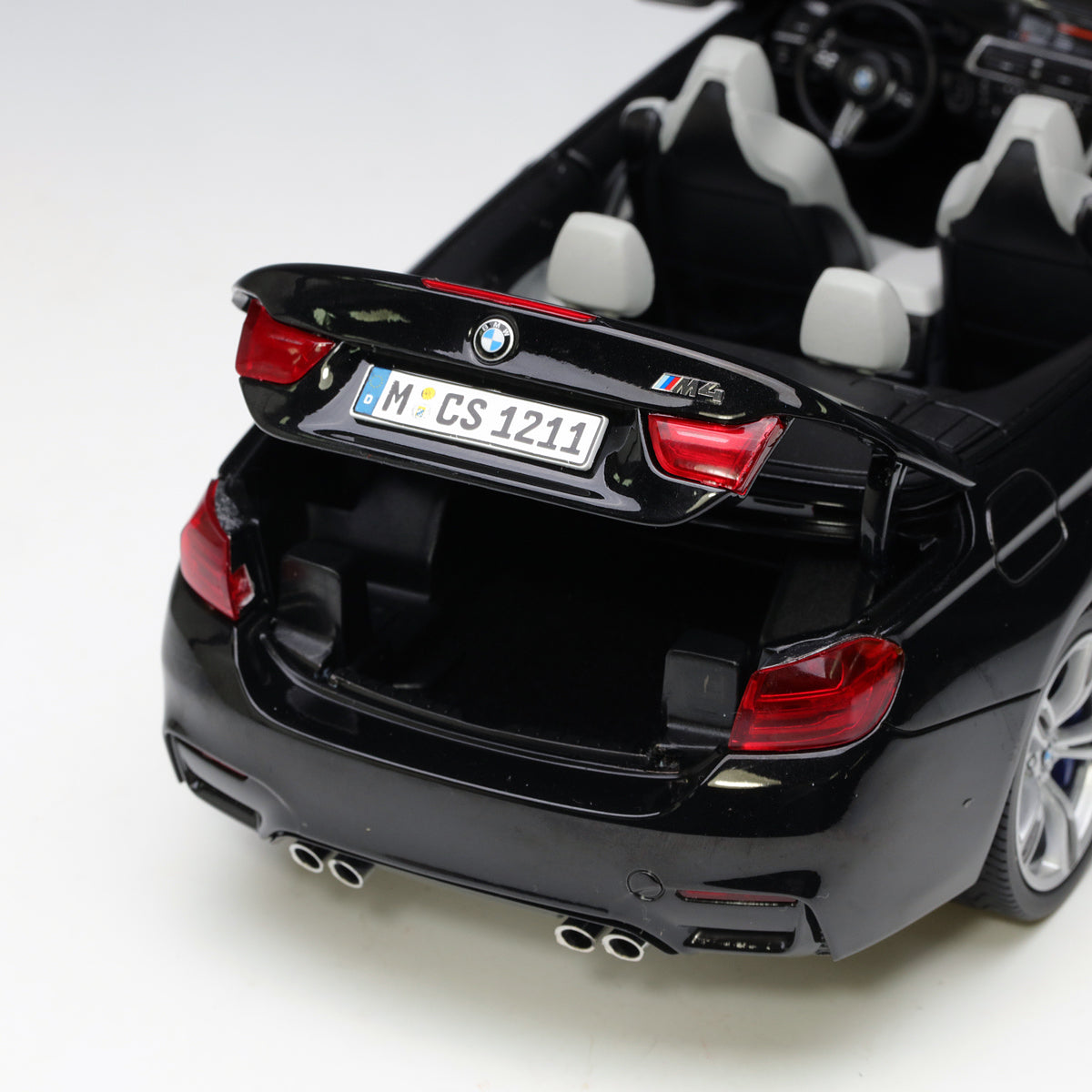 Paragon 1:18 BMW M4 Cabrio Black PA-97112