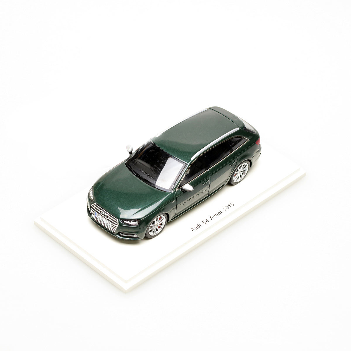 Spark 1:43 Audi A4 S4 Avant 2016 S4888