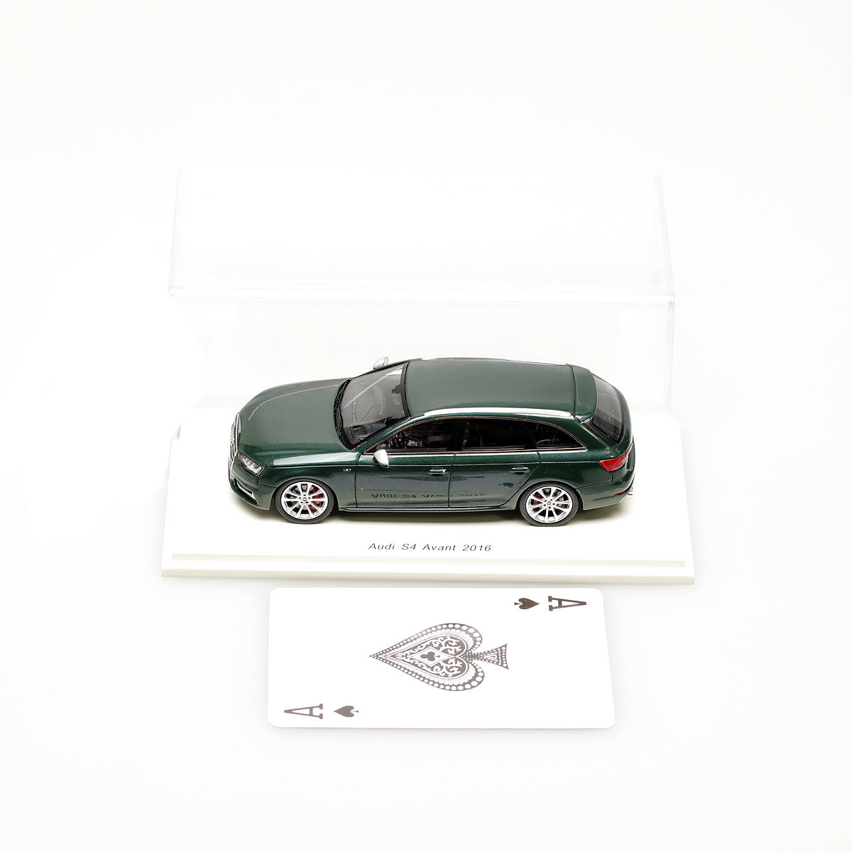 Spark 1:43 Audi A4 S4 Avant 2016 S4888