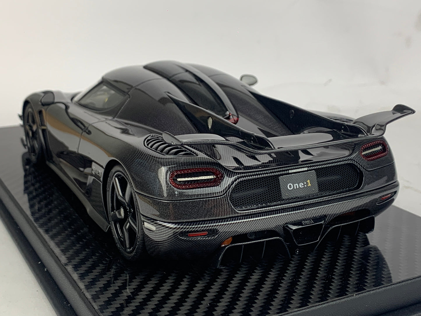Frontiart 1:18 Koenigsegg one 1 Naked Carbon F033-174