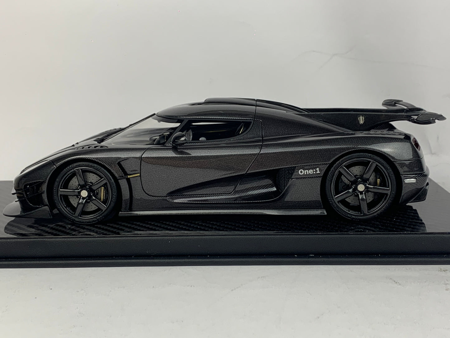 Frontiart 1:18 Koenigsegg one 1 Naked Carbon F033-174