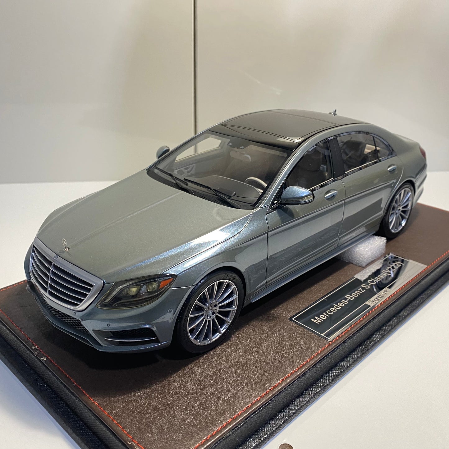 Frontiart 1:18 Mercedes-Benz S-Class(V222)Cyan F044-25