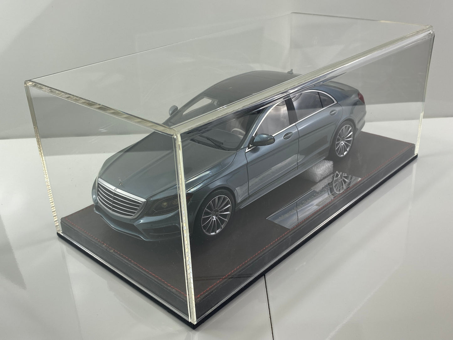 Frontiart 1:18 Mercedes-Benz S-Class(V222)Cyan F044-25